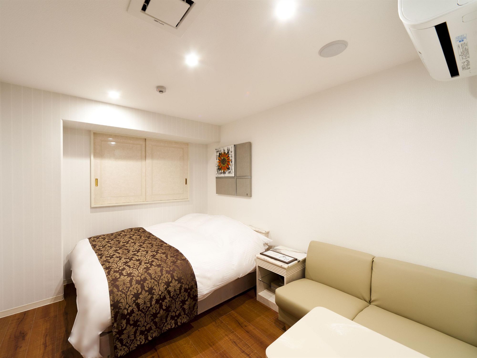 Hotel Fine Aroma Tennoji (Adults Only) Osaka Buitenkant foto