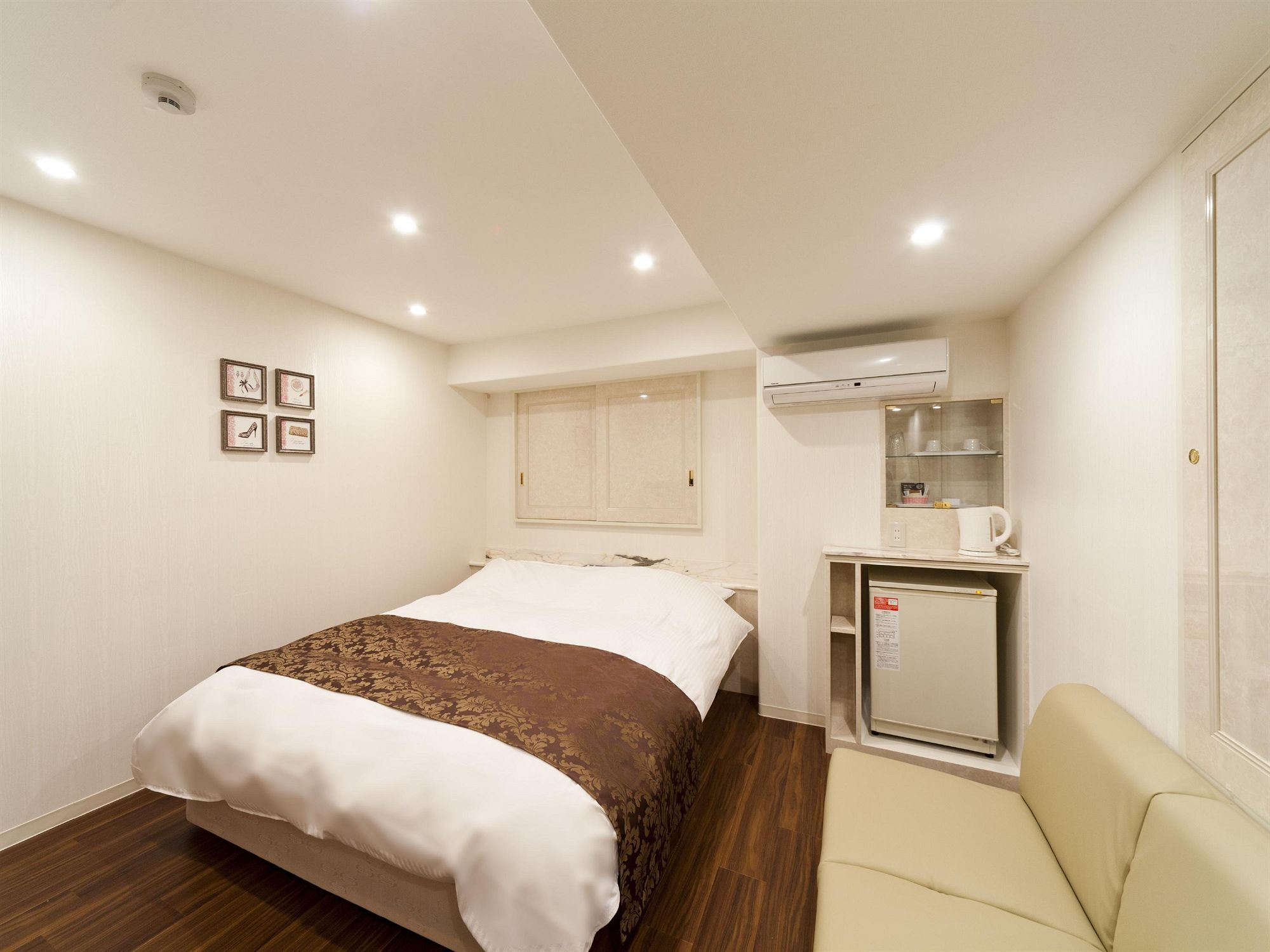 Hotel Fine Aroma Tennoji (Adults Only) Osaka Buitenkant foto
